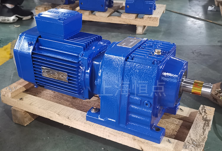 R47系列減速機配電機，藍色油漆實物照片