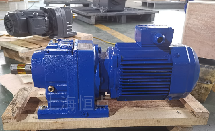 R47系列減速機配電機，藍色油漆實物照片