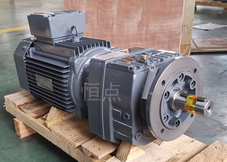 RF47系列減速機配直聯電機，立式安裝 輸出法蘭+軸 實物圖