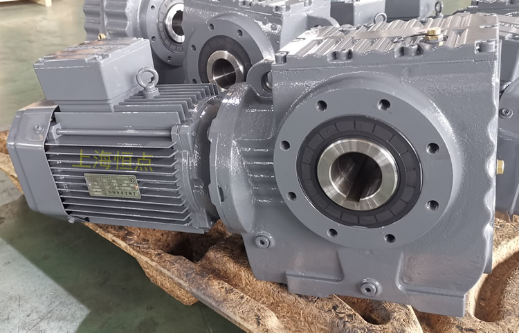 SA77系列減速機輸入配電機，輸出通孔，常用件實物圖