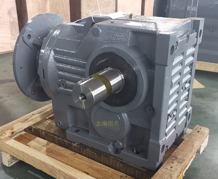 K97減速機，輸入配電機法蘭端蓋，右輸出單軸，實物圖如下